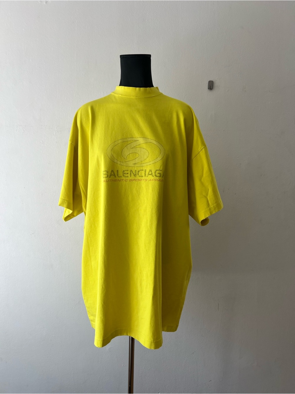 BNWT Balenciaga Short Sleeve Yellow Surfer Shirt Vintage Wash Size 3 Mens L